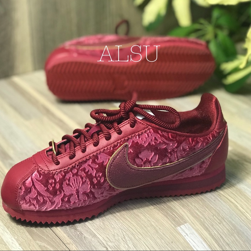 NWT Nike Classic Cortez SE Red Crush W AUTHENTIC - Picture 5 of 7